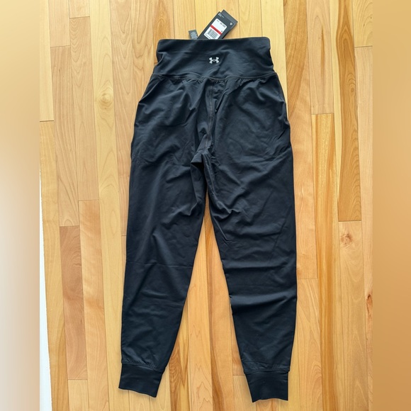 Under Armour Women’s Fitted Jogger - Picture 3 of 7